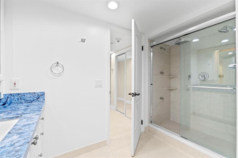 Image 22 of 51 For 4100 Galt Ocean Dr  414