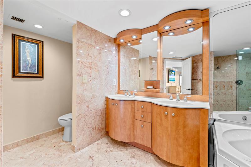 Image 29 of 51 For 4100 Galt Ocean Dr  414