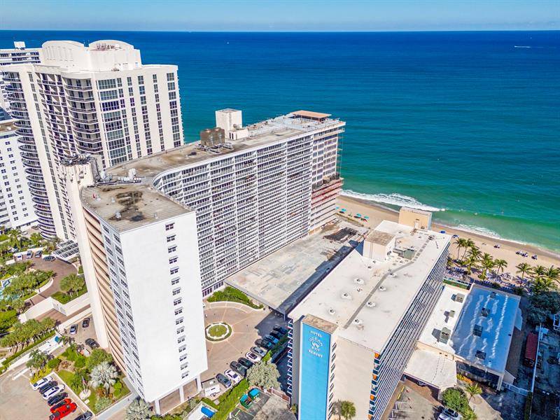 Image 39 of 51 For 4100 Galt Ocean Dr  414