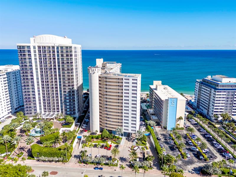 Image 43 of 51 For 4100 Galt Ocean Dr  414