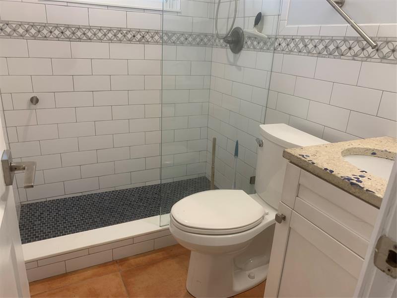 Image 10 of 11 For 907 4th St  1