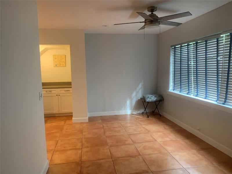 Image 6 of 11 For 907 4th St  1