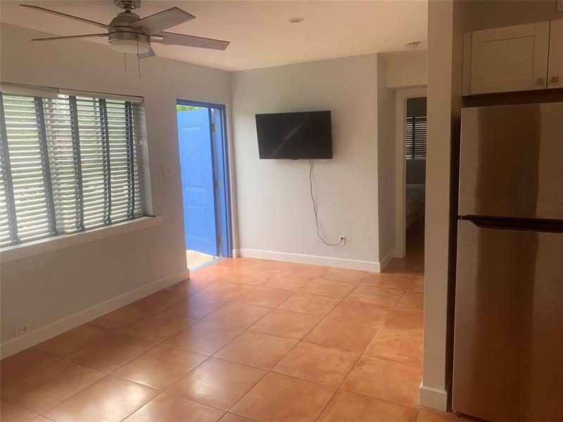 Image 8 of 11 For 907 4th St  1