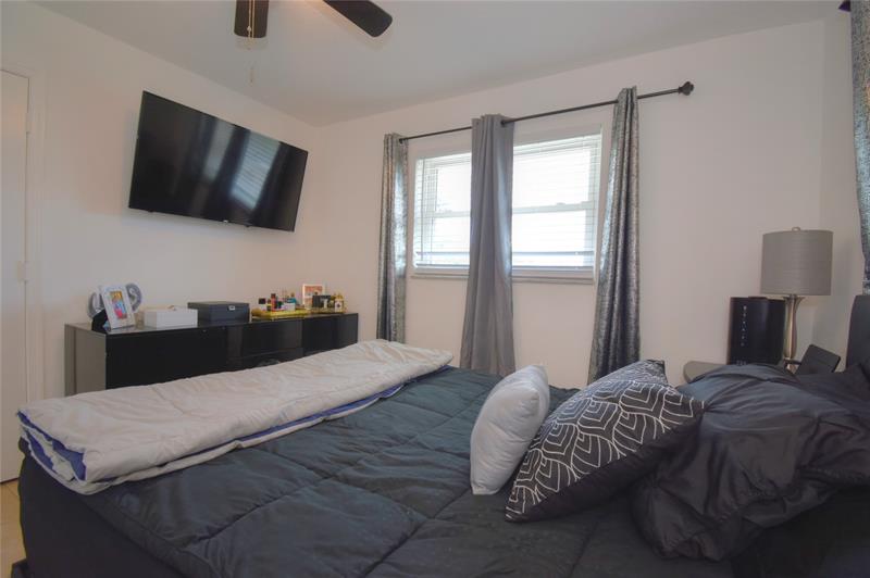 Image 22 of 32 For 4804 27th Ter