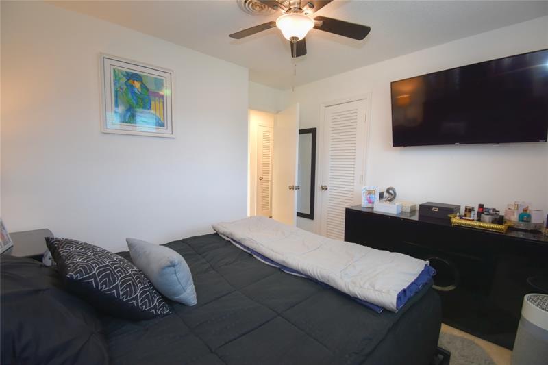 Image 23 of 32 For 4804 27th Ter