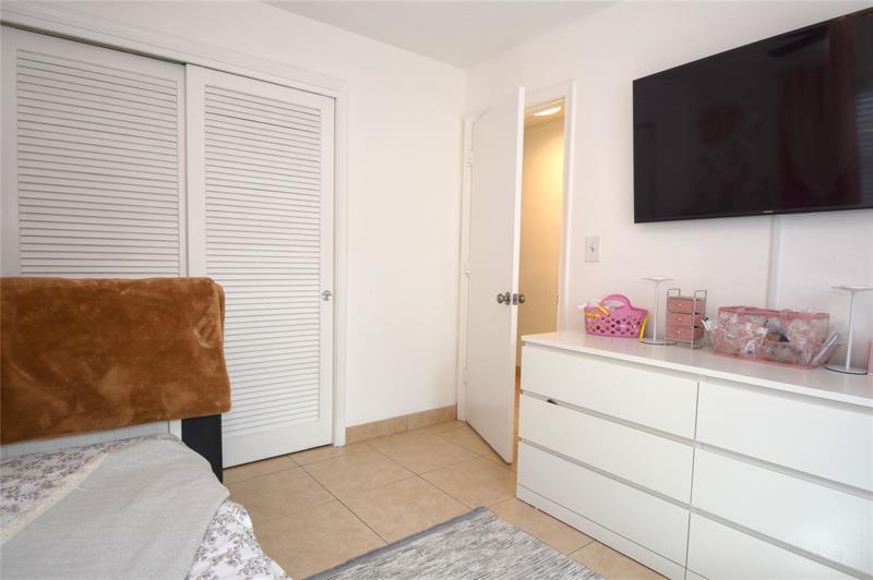 Image 24 of 32 For 4804 27th Ter