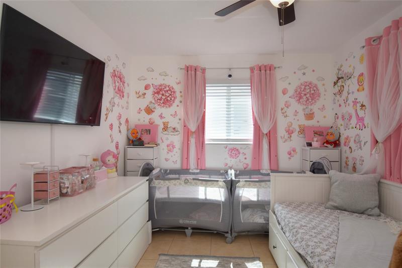 Image 27 of 32 For 4804 27th Ter