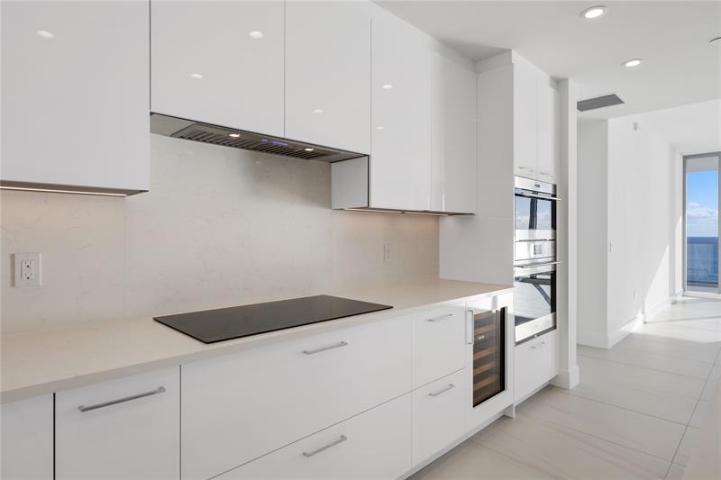 Image 11 of 55 For 153 Seabreeze Blvd  1001s