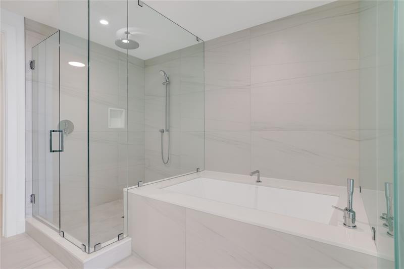 Image 26 of 55 For 153 Seabreeze Blvd  1001s