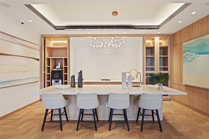 Image 40 of 55 For 153 Seabreeze Blvd  1001s