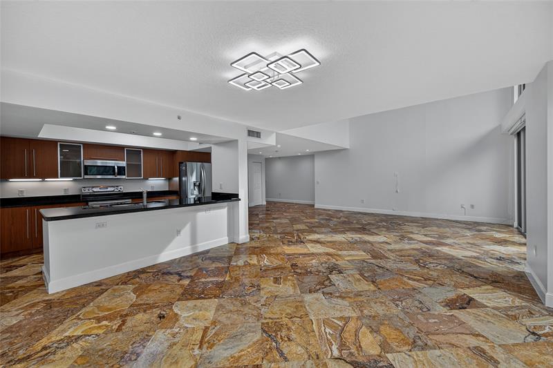 Image 12 of 44 For 900 2nd St  302