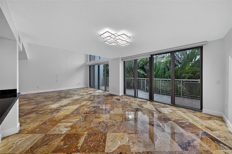 Image 14 of 44 For 900 2nd St  302