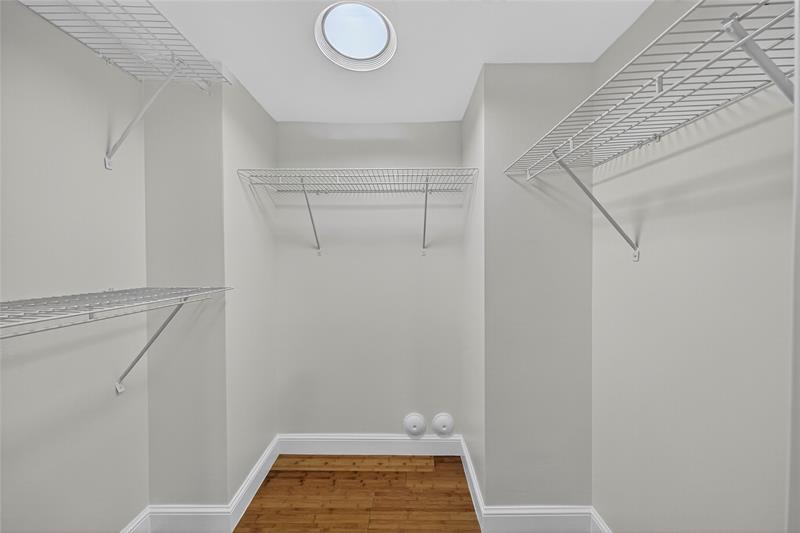 Image 25 of 44 For 900 2nd St  302