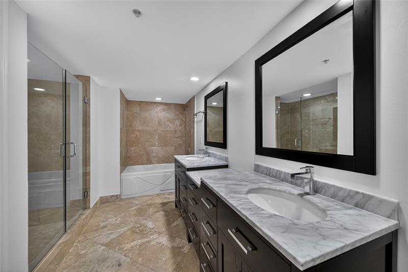 Image 31 of 44 For 900 2nd St  302