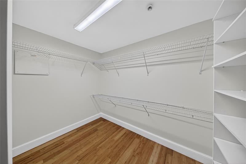 Image 33 of 44 For 900 2nd St  302