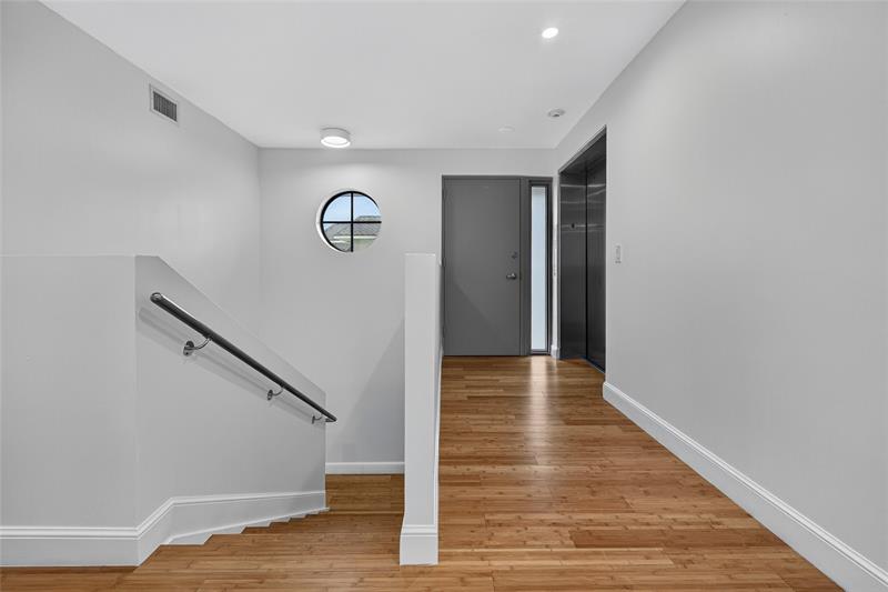 Image 40 of 44 For 900 2nd St  302