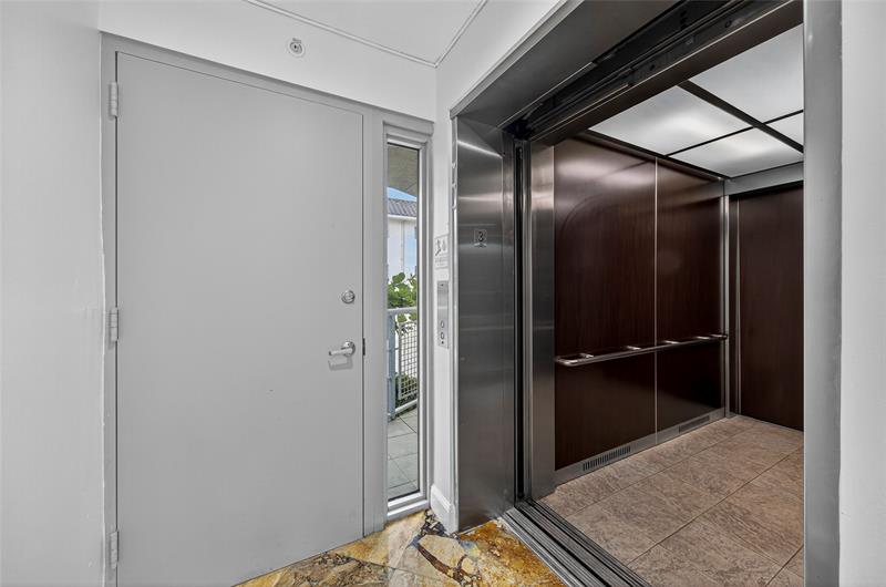 Image 41 of 44 For 900 2nd St  302