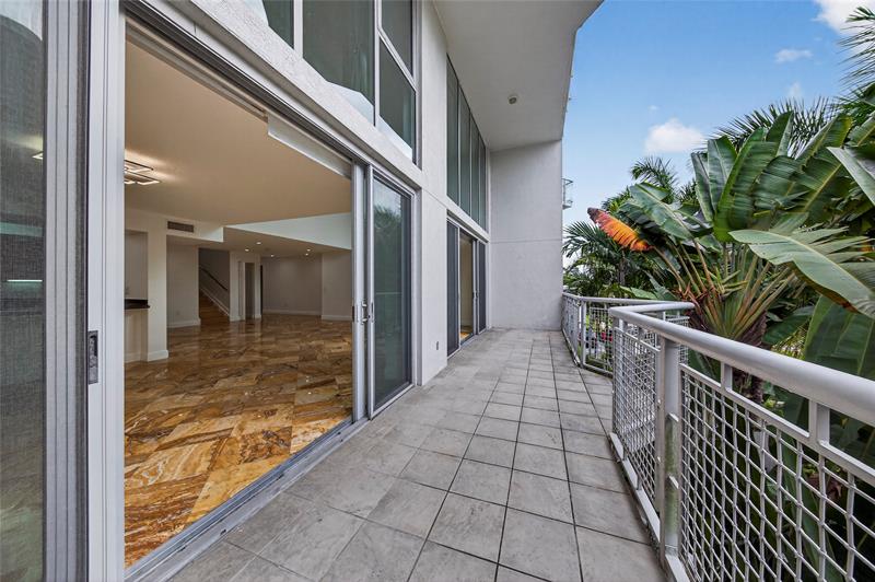 Image 43 of 44 For 900 2nd St  302