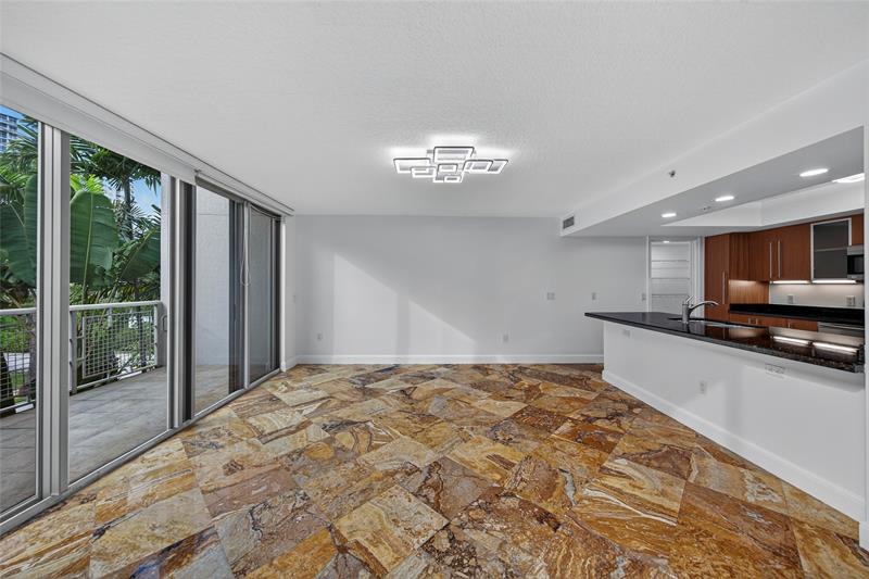 Image 9 of 44 For 900 2nd St  302