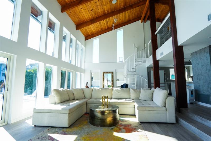 Image 12 of 57 For 600 Victoria Ter