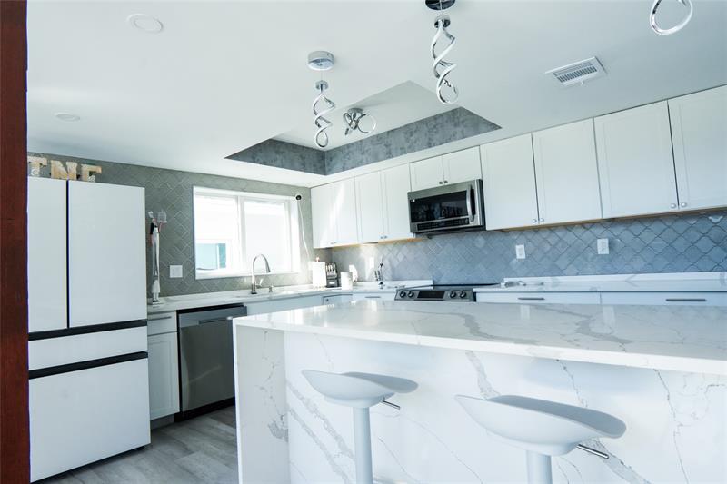 Image 21 of 57 For 600 Victoria Ter