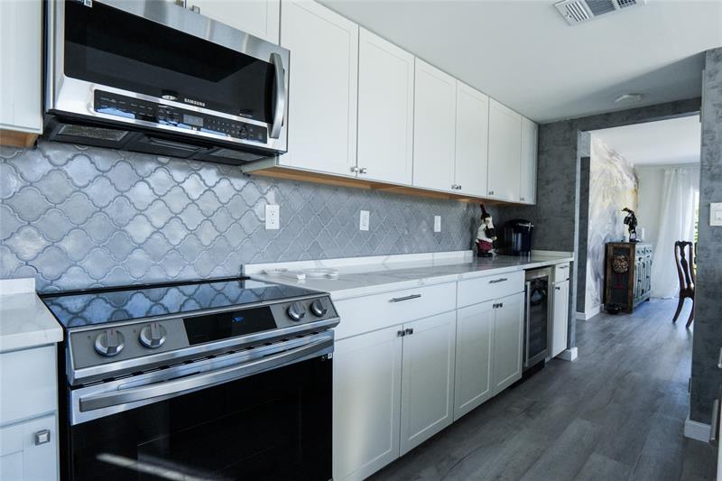 Image 23 of 57 For 600 Victoria Ter