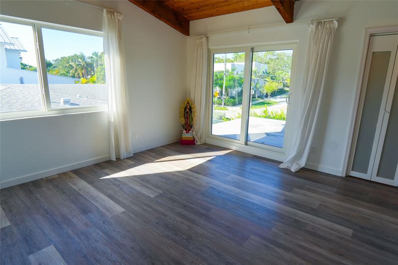 Image 37 of 57 For 600 Victoria Ter