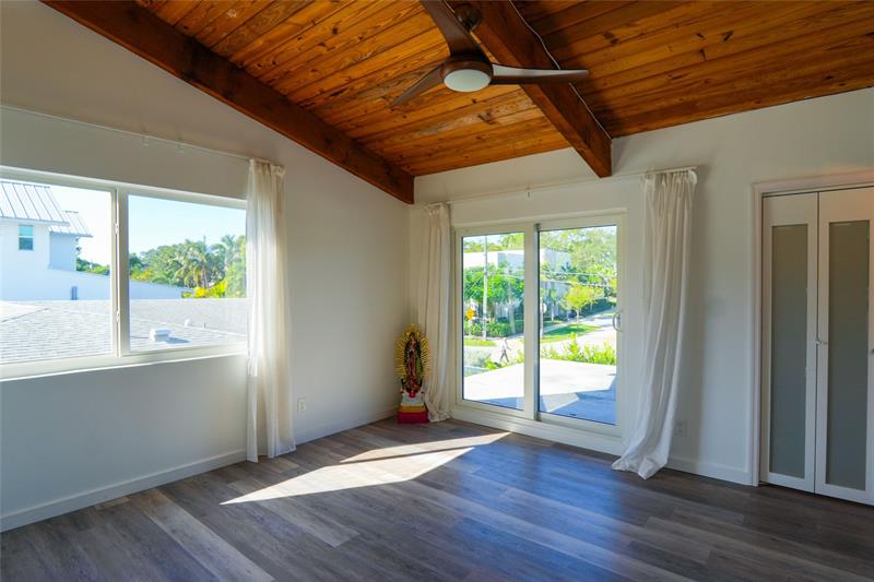 Image 39 of 57 For 600 Victoria Ter