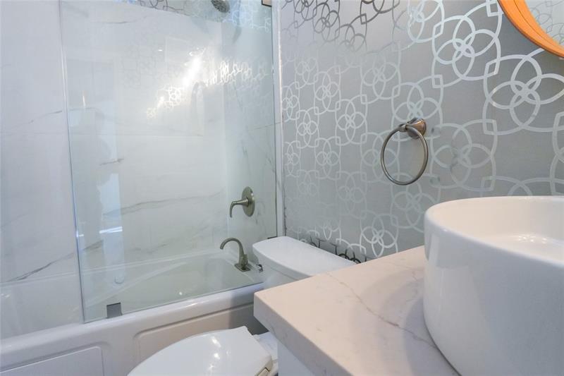 Image 43 of 57 For 600 Victoria Ter