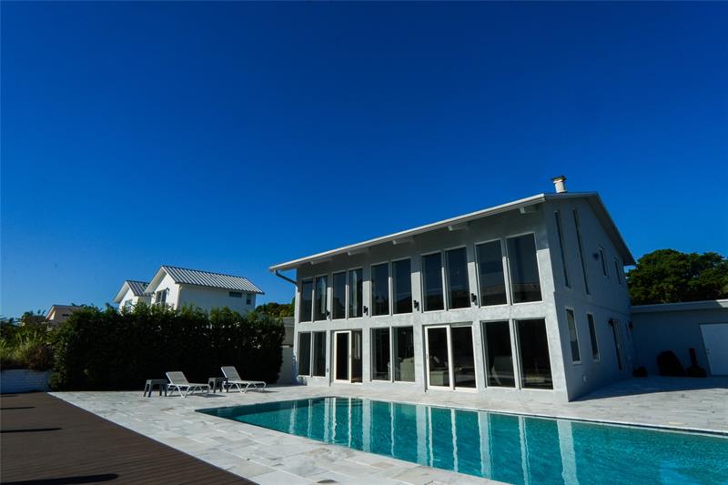 Image 52 of 57 For 600 Victoria Ter