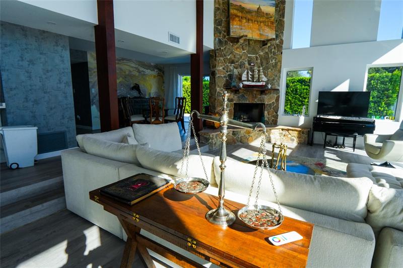 Image 9 of 57 For 600 Victoria Ter