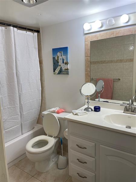 Image 10 of 14 For 2002 Lyndhurst H  2002