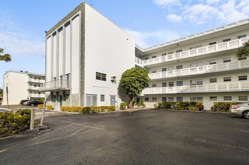 Details for 4090 42nd Ave 309, Lauderdale Lakes, FL 33319