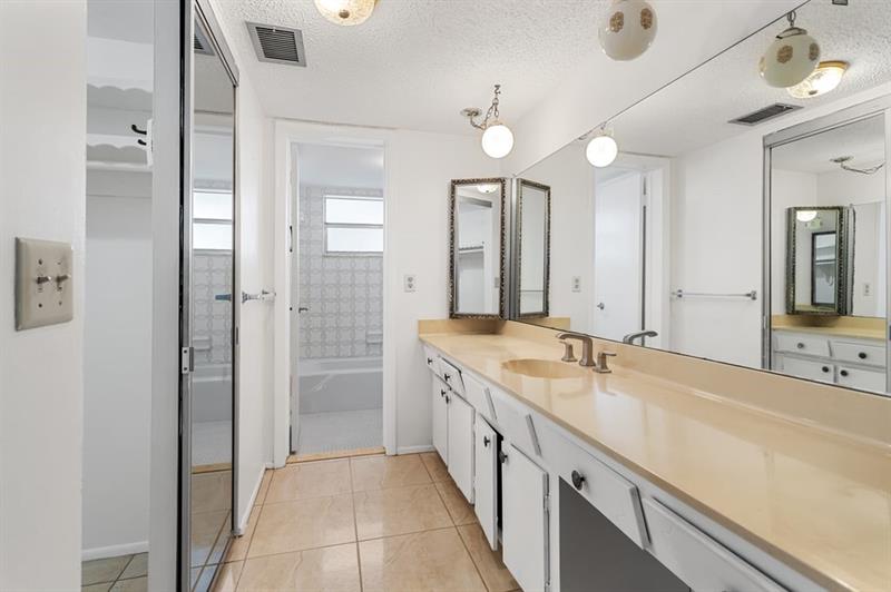 Image 20 of 27 For 4090 42nd Ave  309