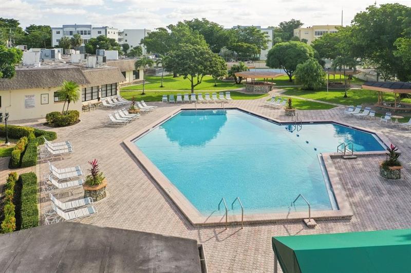 Image 25 of 27 For 4090 42nd Ave  309