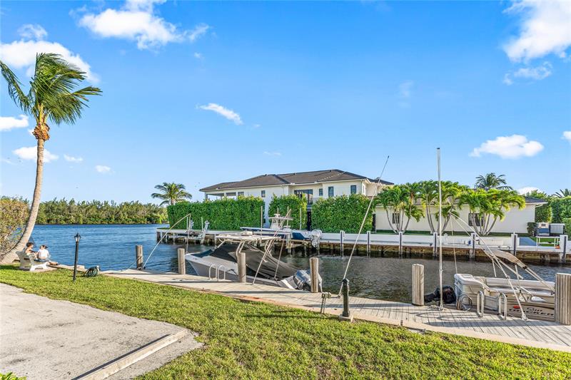 Image 22 of 30 For 750 Spanish River Blvd  1010