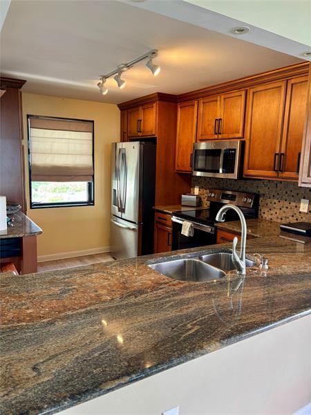 Image 8 of 27 For 9940 Ocean Dr  501