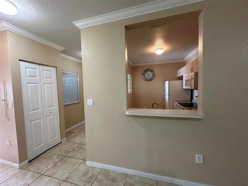Image 6 of 16 For 1091 Golden Lakes Boulevard  422