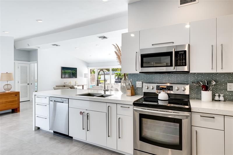 Image 11 of 35 For 1704 4th Ct  