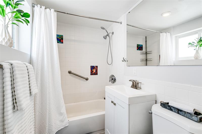 Image 20 of 35 For 1704 4th Ct  