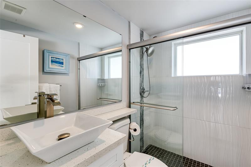 Image 24 of 35 For 1704 4th Ct  