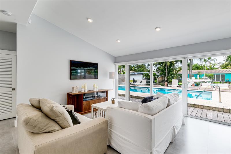 Image 7 of 35 For 1704 4th Ct  