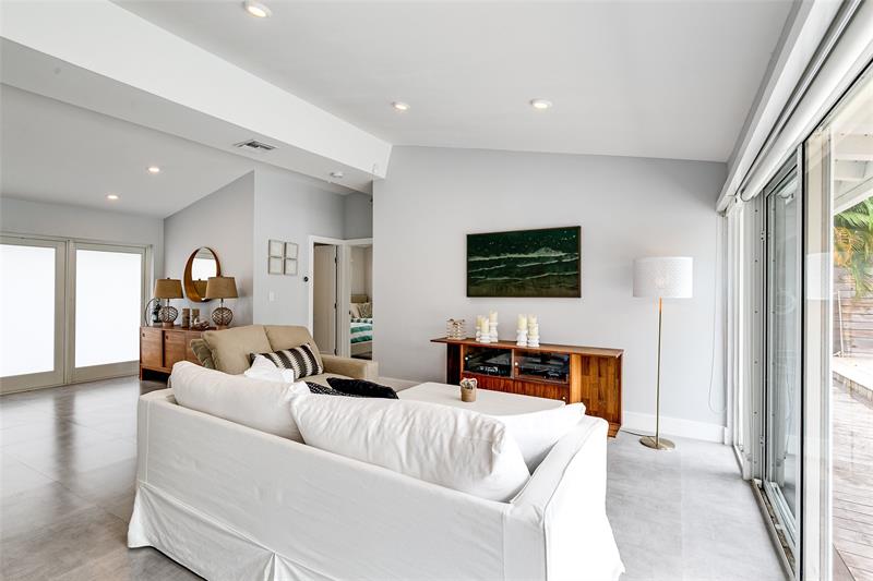 Image 8 of 35 For 1704 4th Ct  