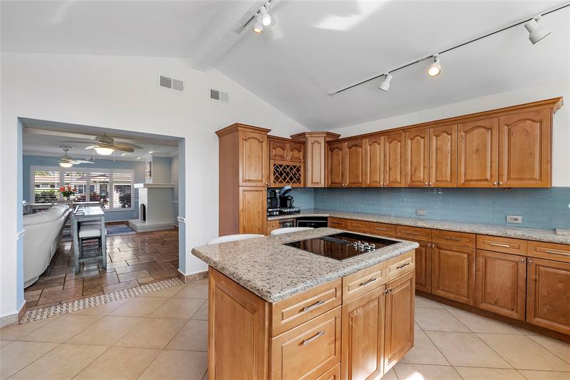 Image 20 of 65 For 731 4th Ave  