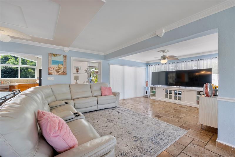 Image 7 of 65 For 731 4th Ave  