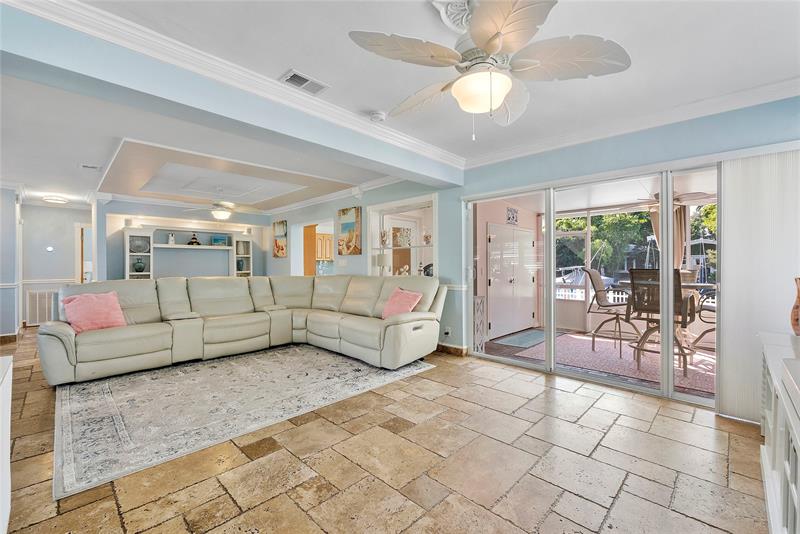 Image 8 of 65 For 731 4th Ave  