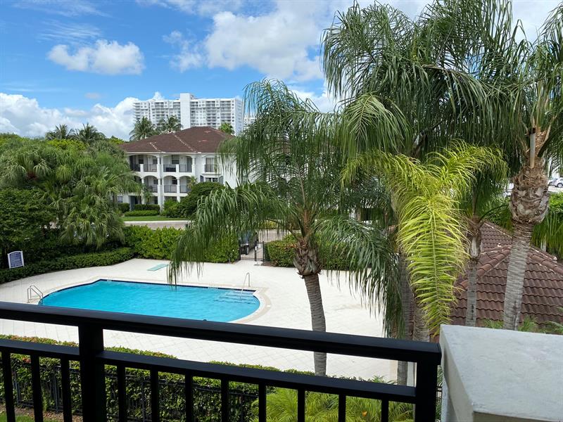 Image 20 of 30 For 3205 184th St  9303