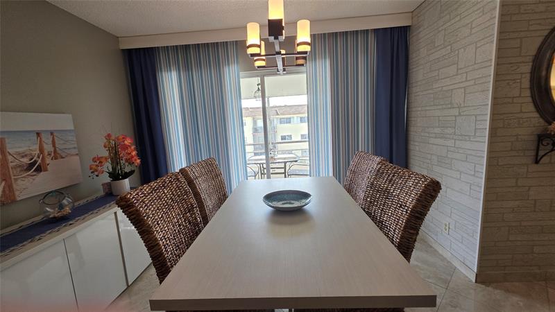 Image 11 of 22 For 4047 16th St  302