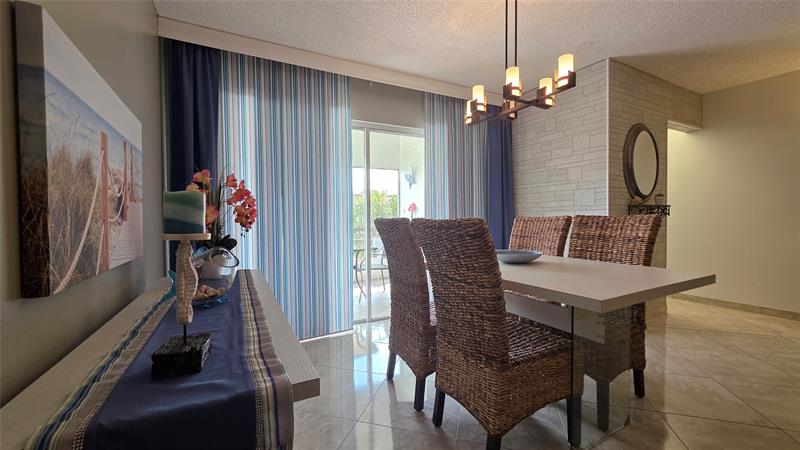 Image 12 of 22 For 4047 16th St  302