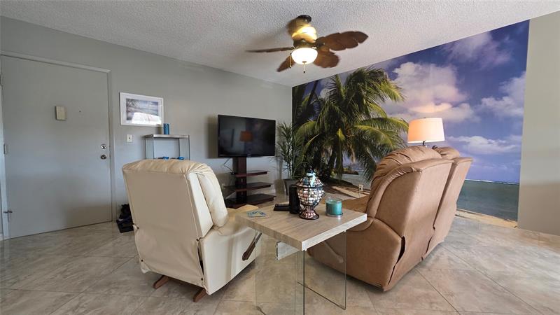 Image 15 of 22 For 4047 16th St  302